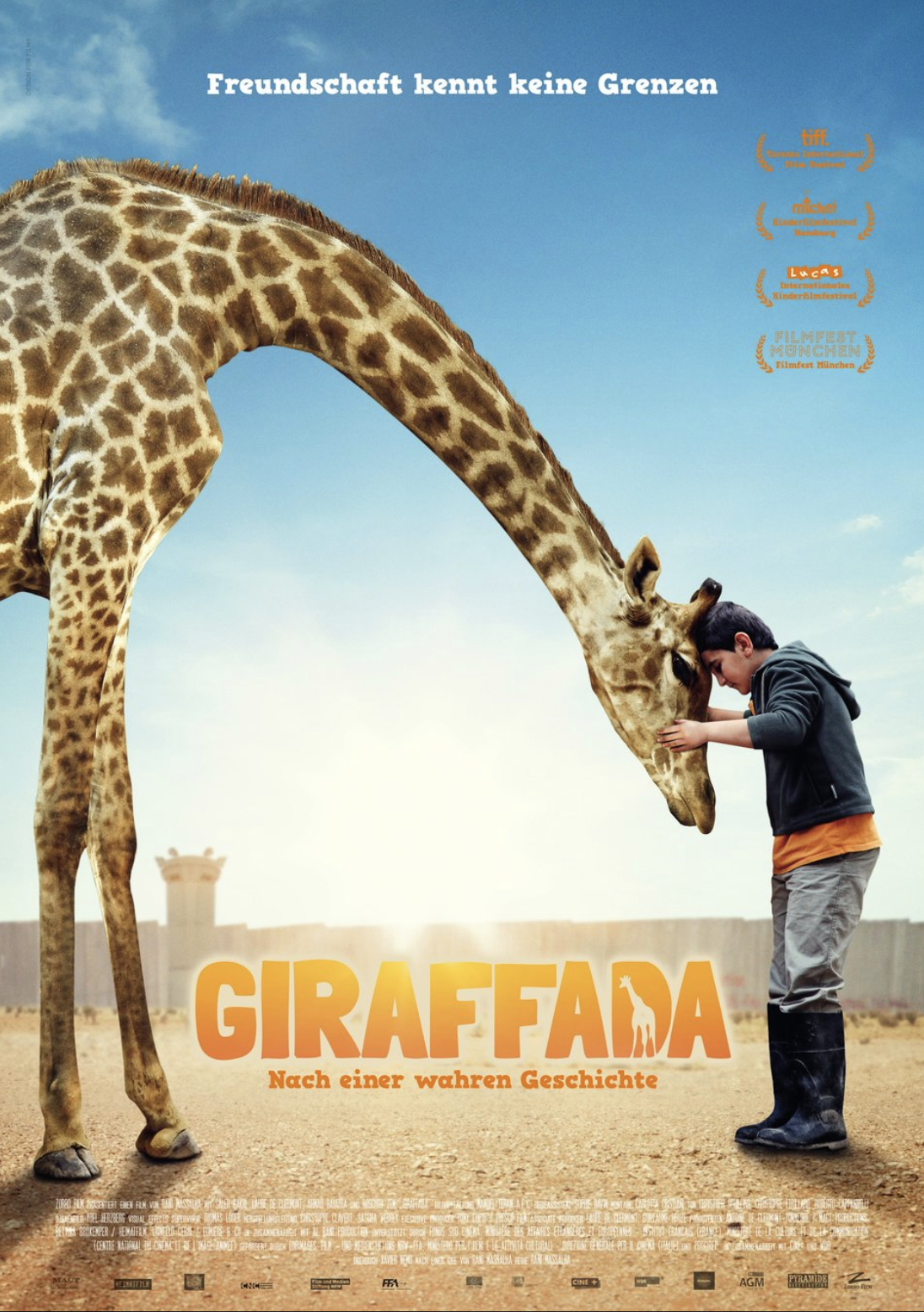CREDITS COSTUME Giraffada